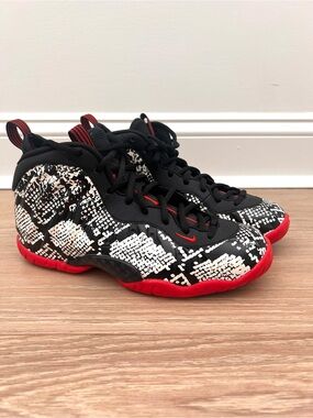 Nike Air Foamposite One Albino Snakeskin Boys Size 6.5Y Athletic Shoes Sneakers